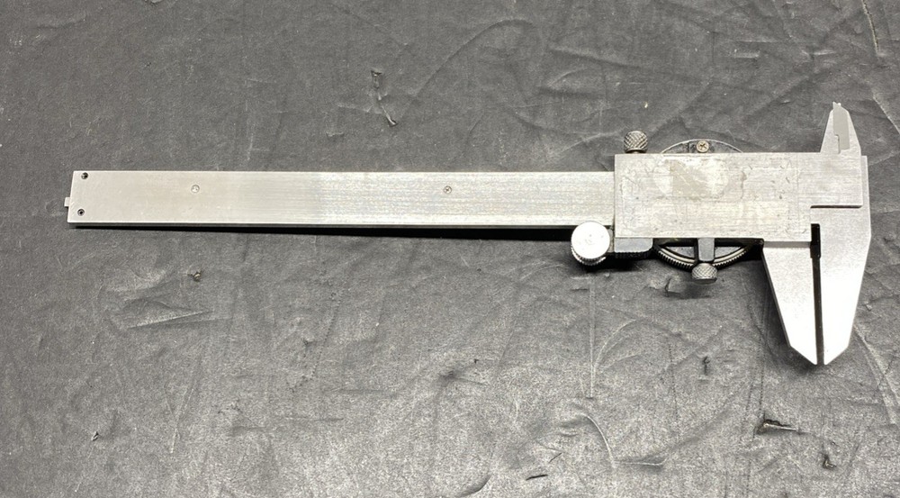 Mitutoyo 6” Dial Caliper 505-637-50 .001”