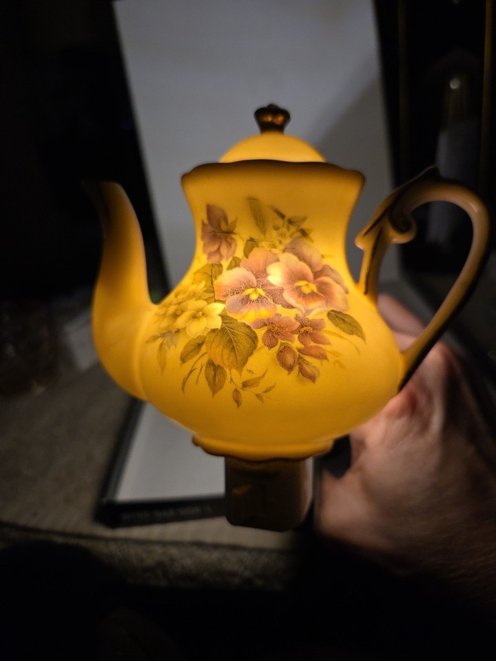 Large night light plug in porcelain Teapot FRM09D