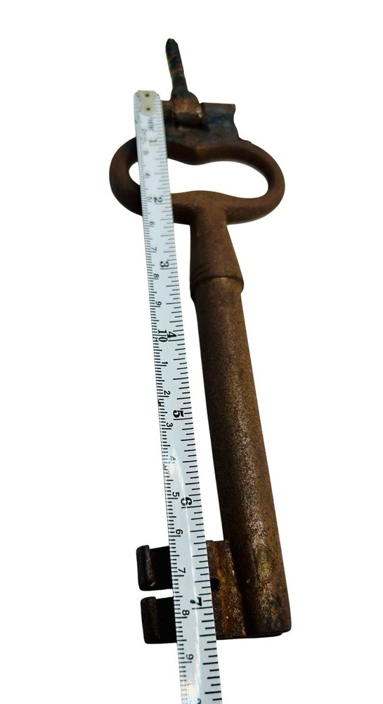 Cast Iron Skeleton Key Wall Hook Rustic Farmhouse Decor 7.5”