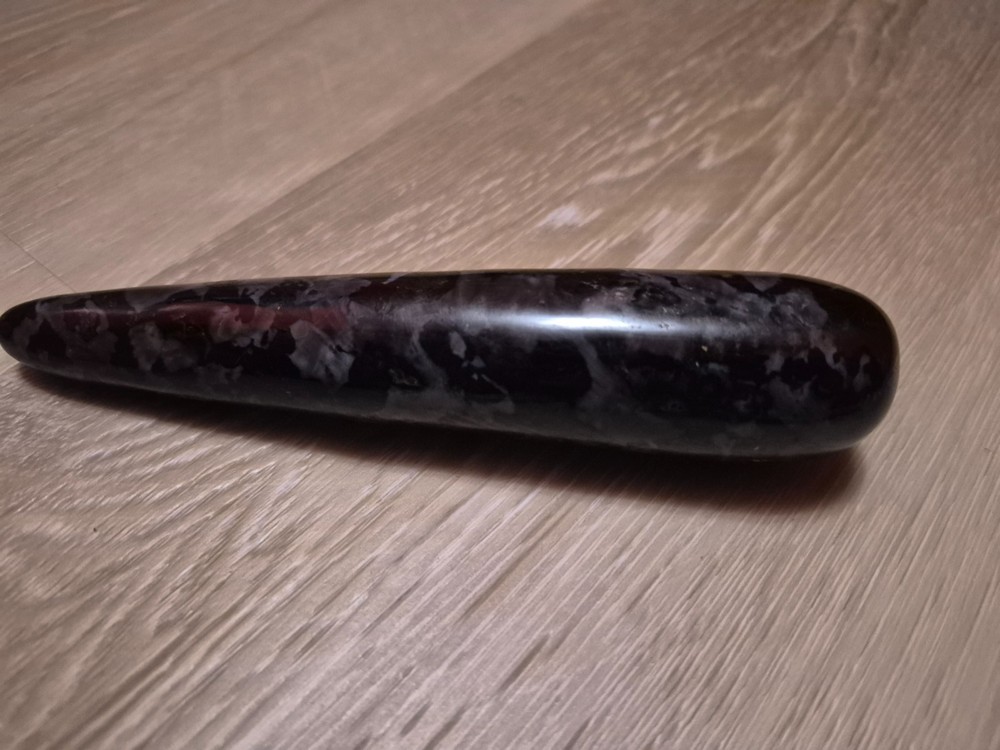 6" Rock Massage Wand- Black/Grey Stone