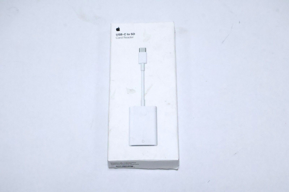 Apple A2082 USB-C to SD Card Reader MUFG2AM/A