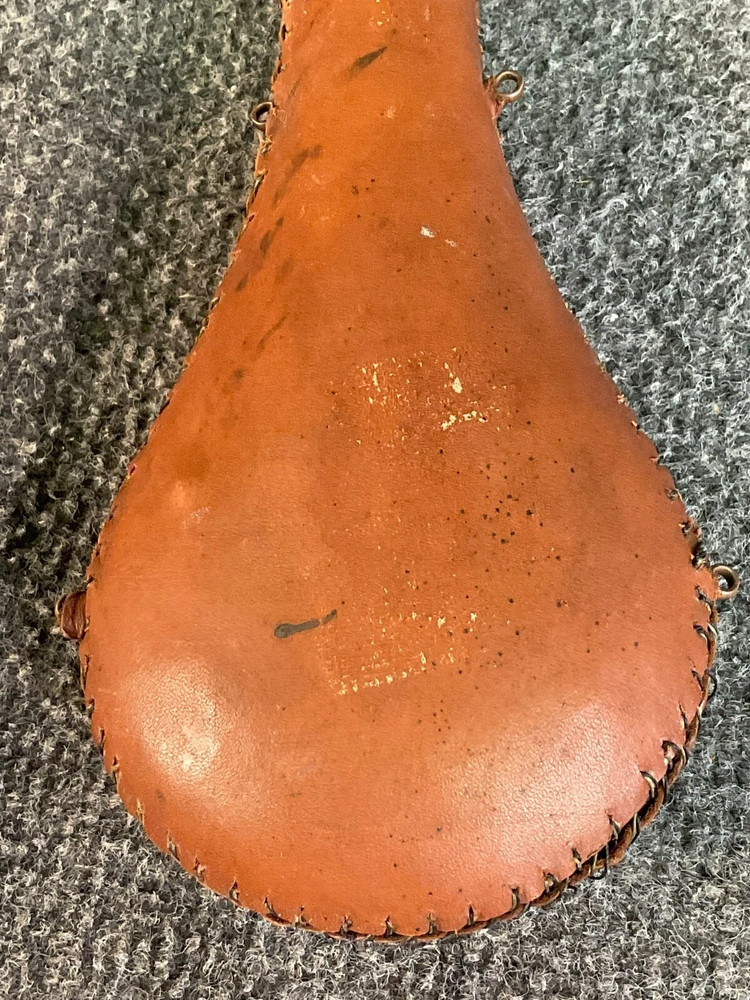 Vintage Brown Leather 🏺 Powder Flask – Muzzleloader Accessory