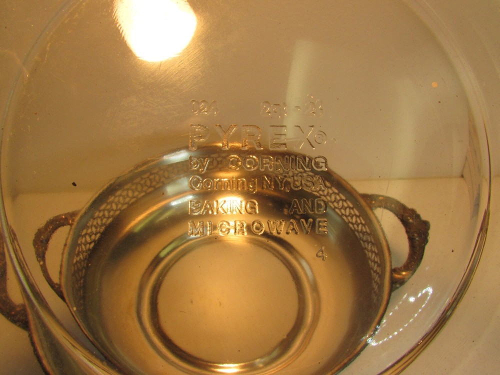 Vintage Sheffield silverplate pedestal 2 QT serving dish w/Pyrex insert