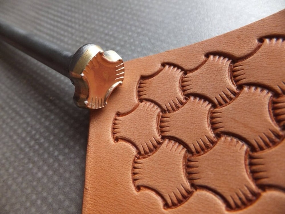013-06 3D knotted straps Leather stamp Brass hand made tool