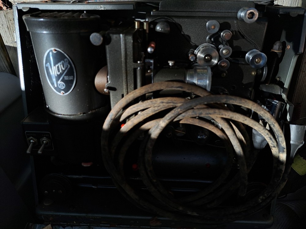 Vintage Victor Speaker & Projector Set