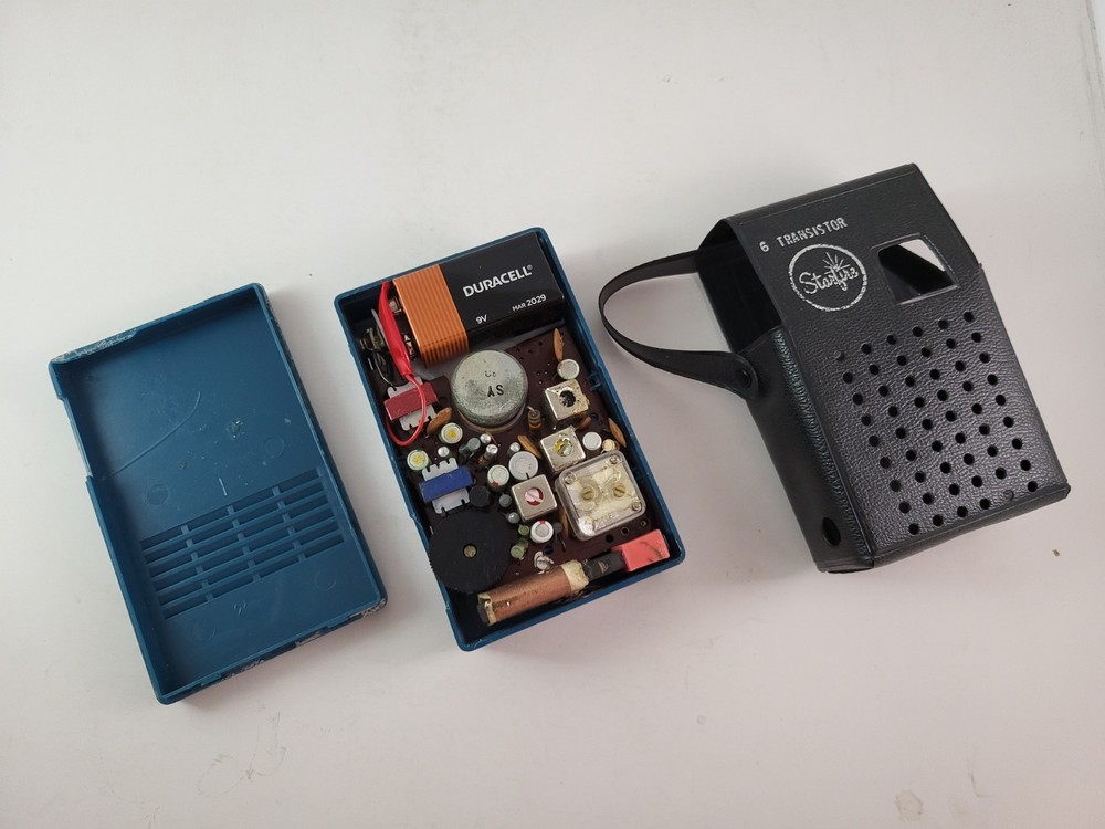 6 Transistor Starfire Vintage Radio