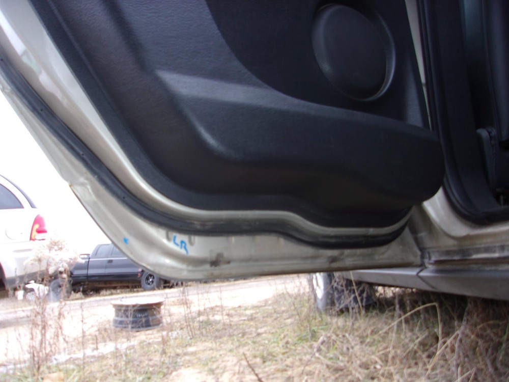 Used Front Left Steering Knuckle fits: 2005 Chrysler Pacifica Front Left Grade A