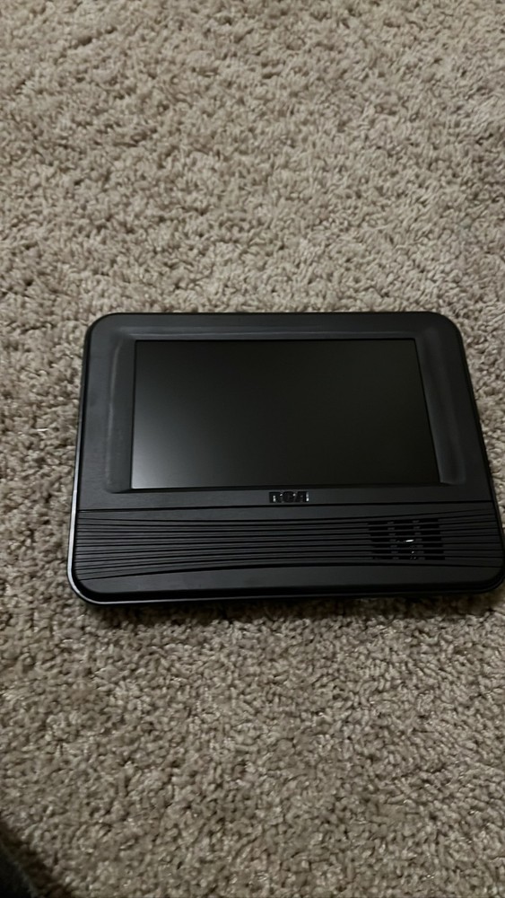 RCA Portable DVD Player 7” Screen Single Car Player
