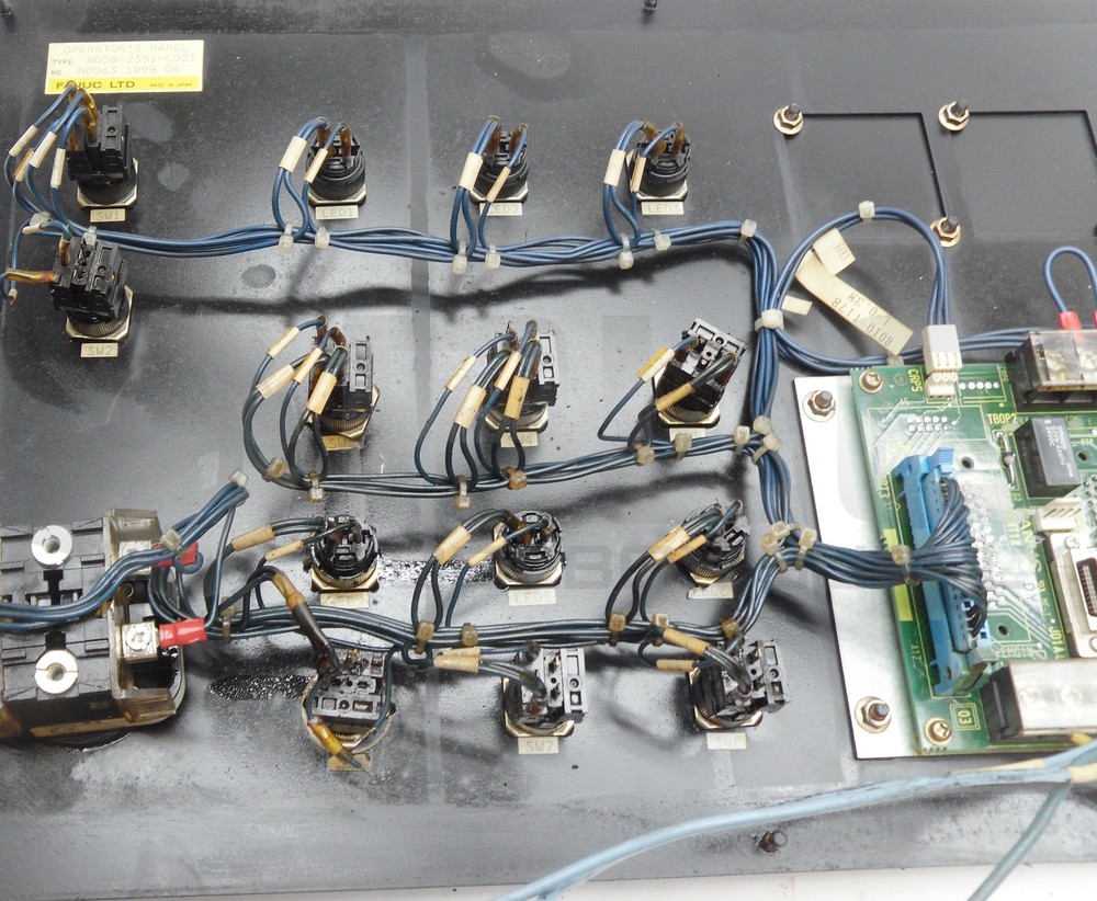 FANUC A05B-2351-C021 OPERATORS PANEL SYSTEM RJ-2
