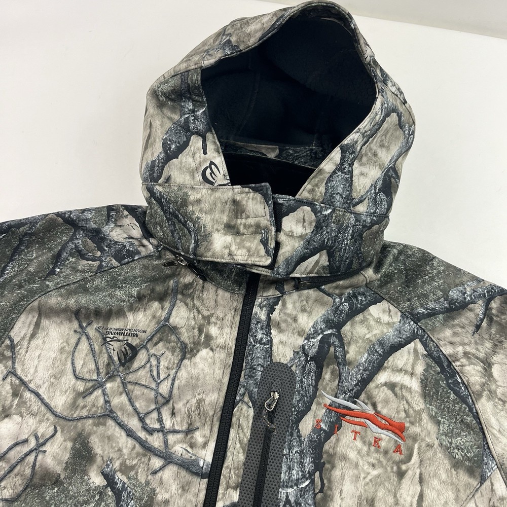 Sitka Mothwing Camo Celsius Hooded Jacket Size Medium Hunting Outdoors