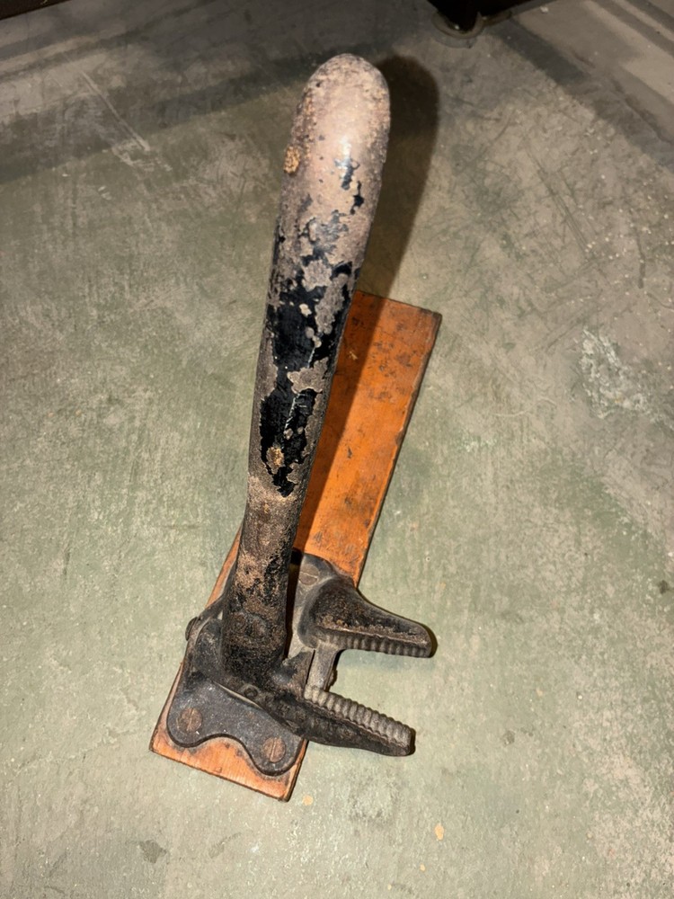 Antique Old Brighton No. 10 Cast Iron Metal Nutcracker Tabletop Kitchen Tool