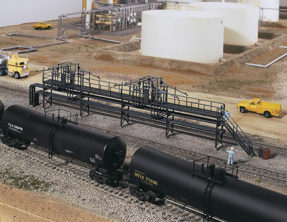 Model Train Oil Loading Platform Accessory for Layouts
