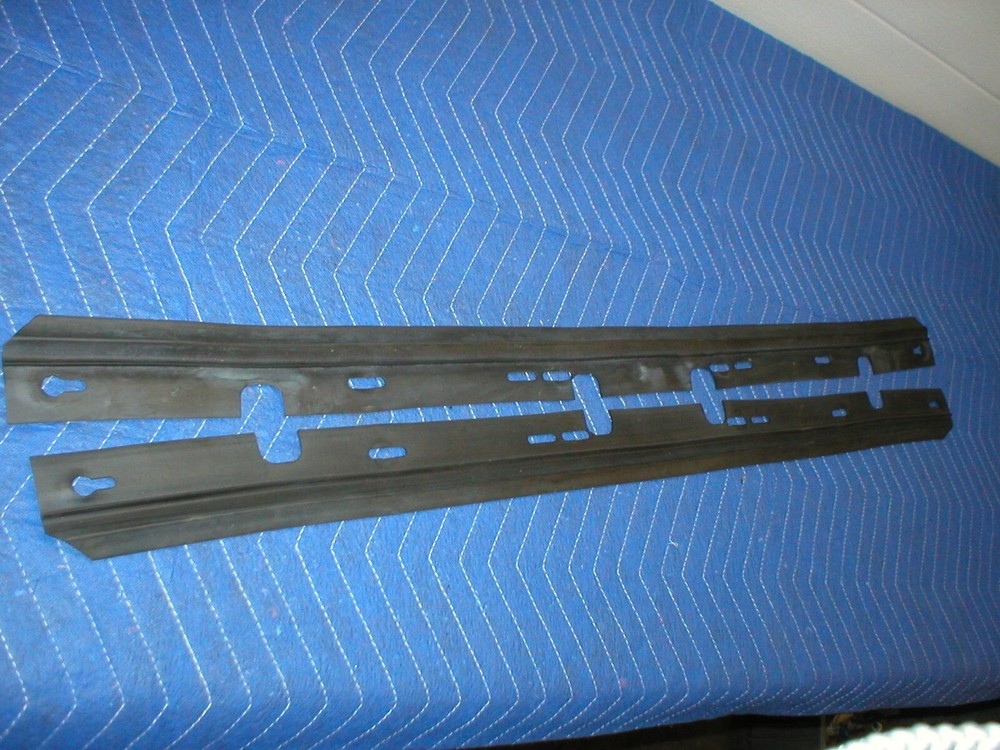 1982-92 Camaro Firebird INTERIOR RUBBER LOWER DOOR PANEL SWEEPS SEALS GM