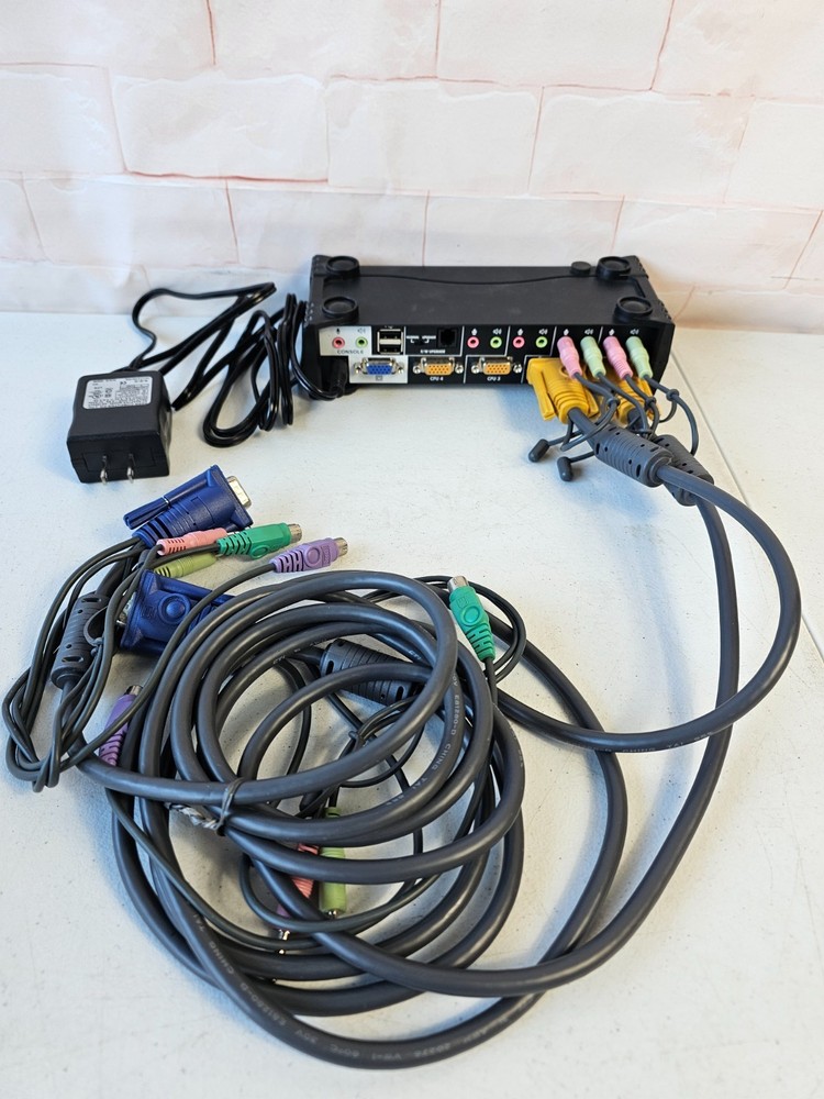 HP HSTNR-K001 1x4 USB/PS2 KVM Switch