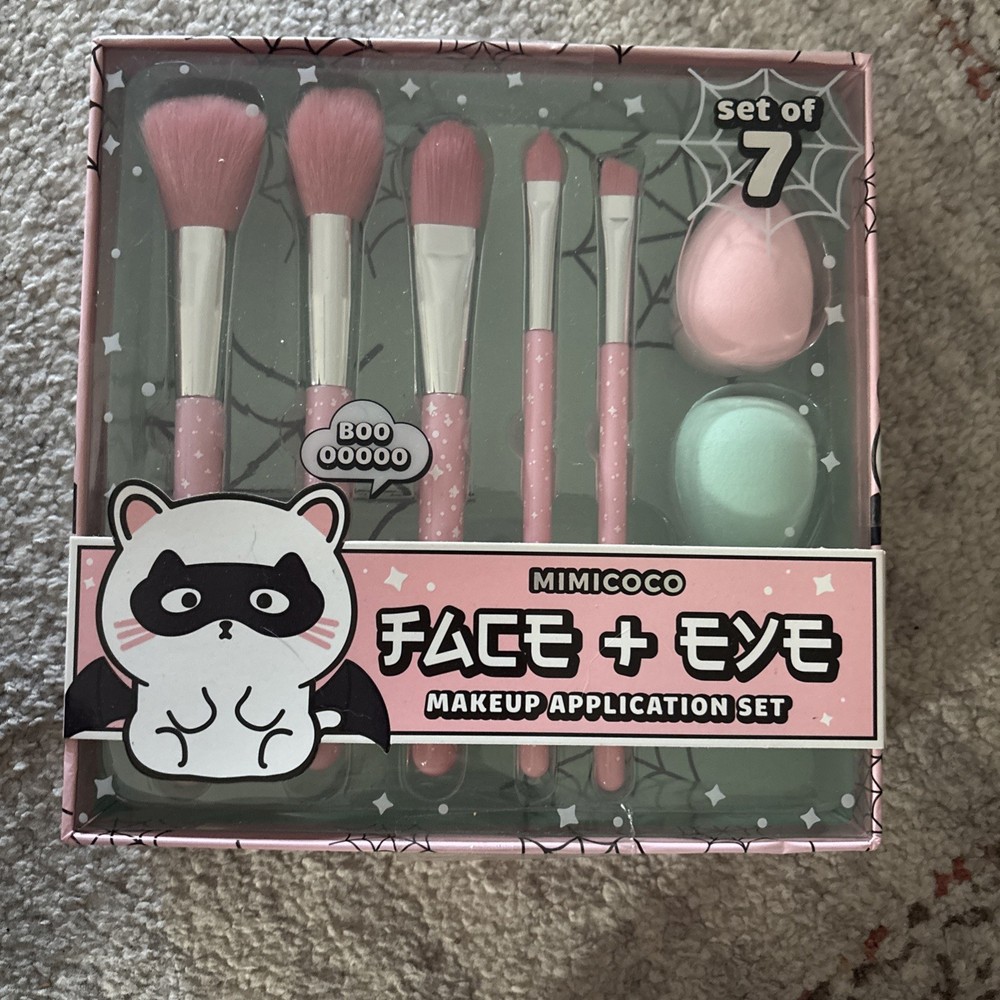 Set Of 7 Face And Eye Makeup Application Set