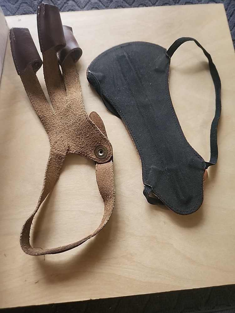 Vintage Ben Pearson armguard\glove combo