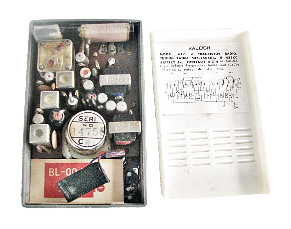 Vintage Raleigh 6 Transistor Model 619 With Leather Case