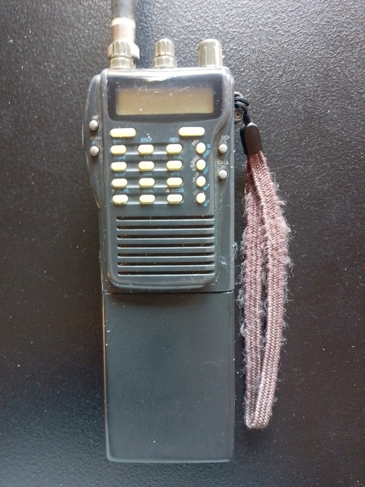 Alinco DJ-580T Handheld Transceiver walkie talkie