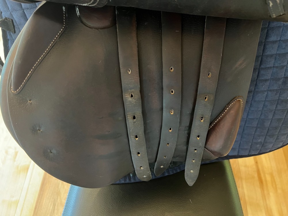 Devoucoux Biarritz 18” Jump Saddle – Long Flap, Acajou – Excellent Condition
