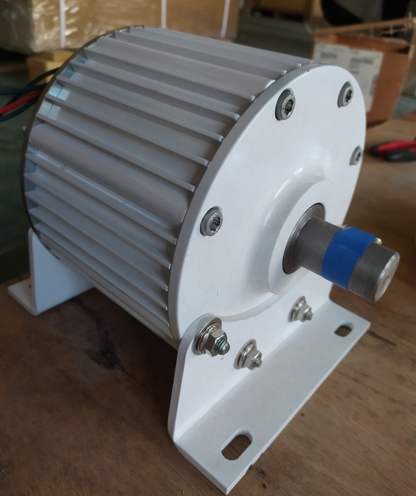 2000W Permanent Magnet Generator 3 Phase 48V Synchronous Low Torque Dynamo Motor