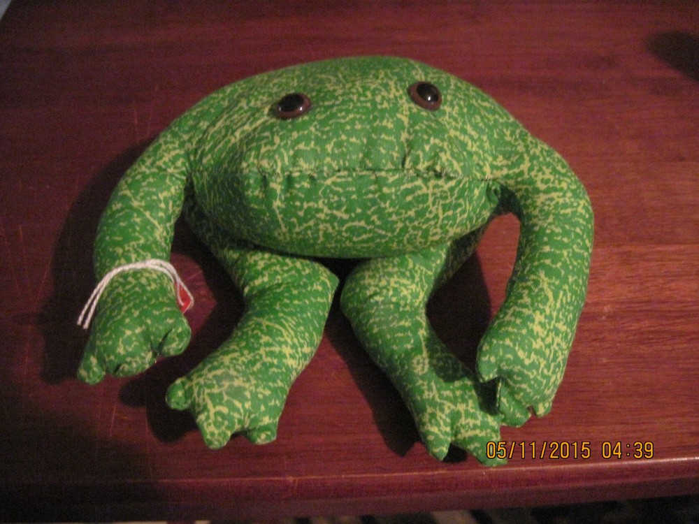 Home Decor....Poly Bead/Poly Filled Toads Green & Lime Speckled...HANDMADE