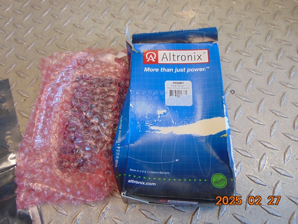 NEW Altronix PDS8 Power Distribution Module