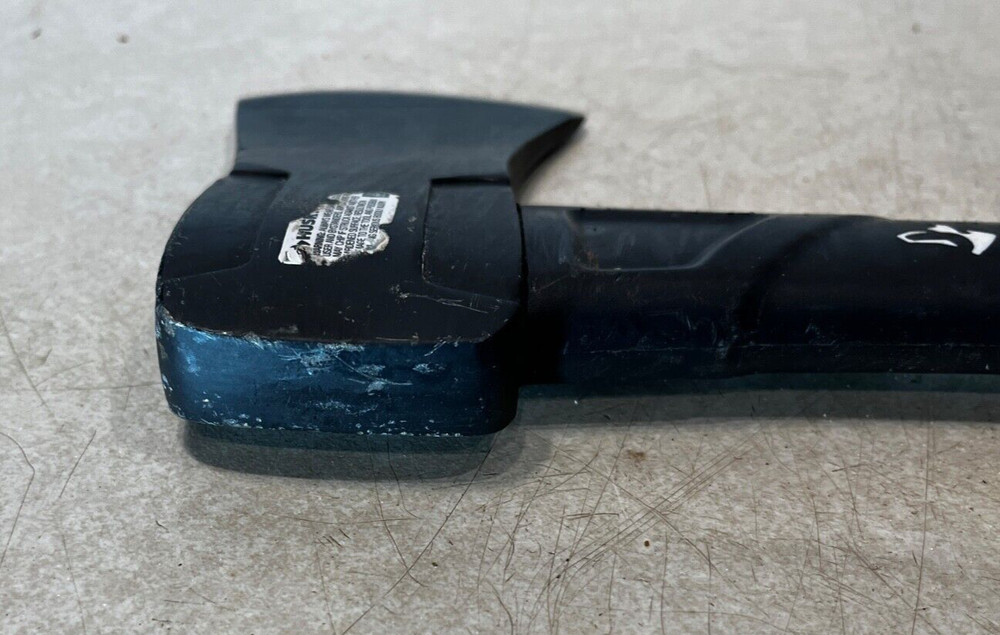 HUSKY 1.25 LB CAMP AXE