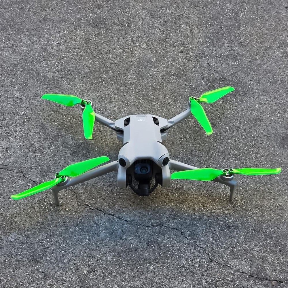4-Pack Green Stealth Propellers for DJI Mini 3 & 4 Pro - Quiet, Efficient Flight