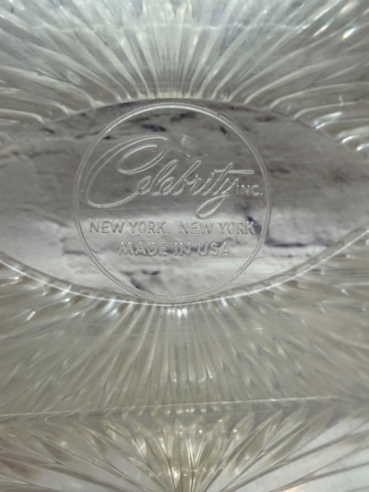 Vtg Tissue Box Holder Clear Acrylic Lucite Plastic Sunburst Pattern Wall Mount