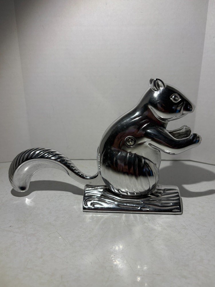 Norpro "Davy Crackit" Squirrel Nutcracker Open Box Never Used