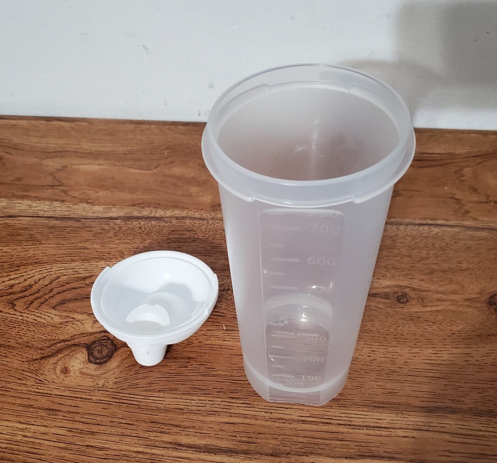 Measurement Mixing Drink Bottle Plastic 750 ML