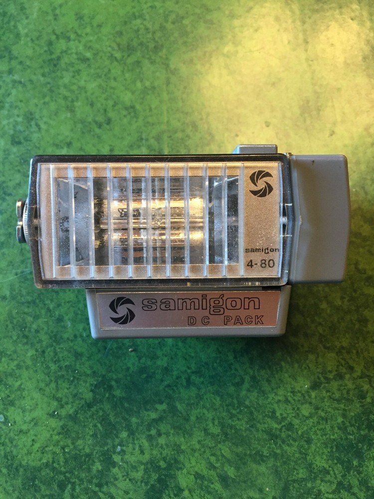 VINTAGE SAMIGON 4-80 STROBE LIGHT Flash with DC-PACK Photography -- 2932