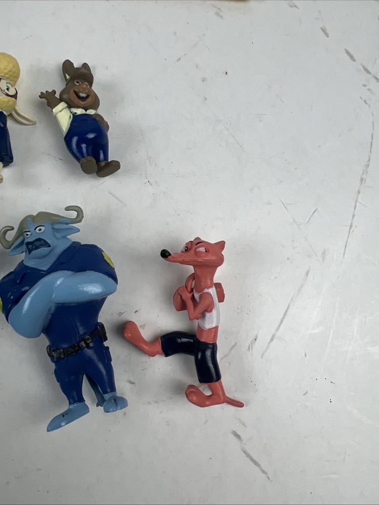 Disney 2016 Zootopia Collectors Tin