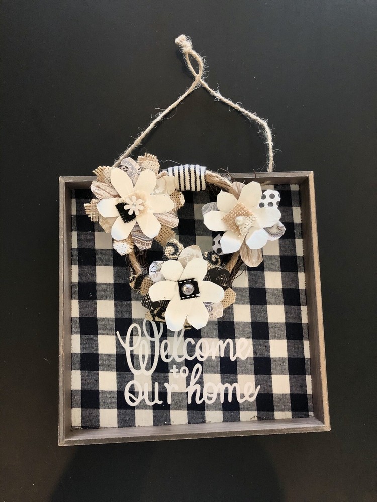 wooden welcome sign