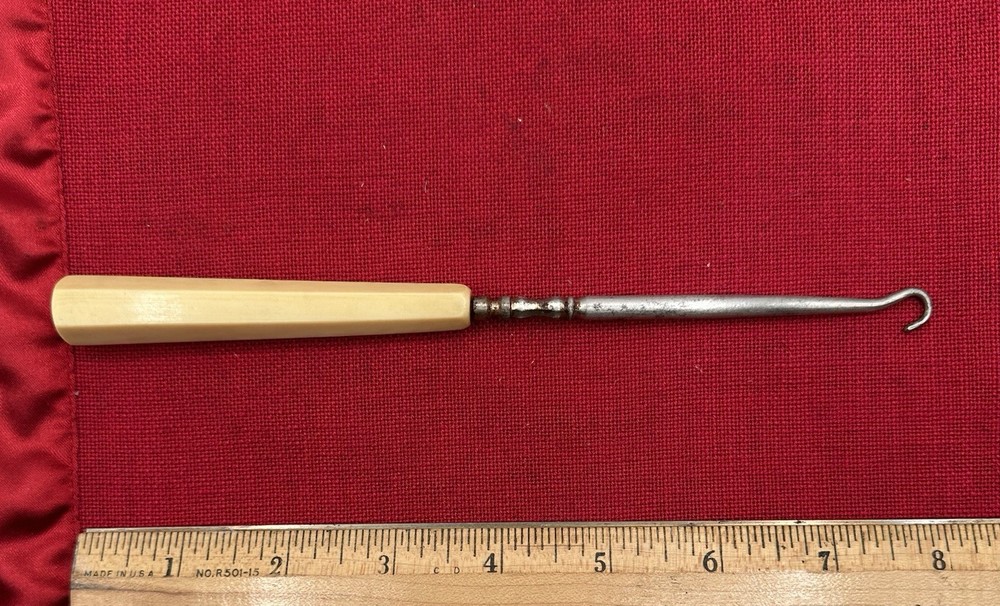 VINTAGE CELLULOID HANDLED BUTTON SEWING HOOK Monogram R 8”