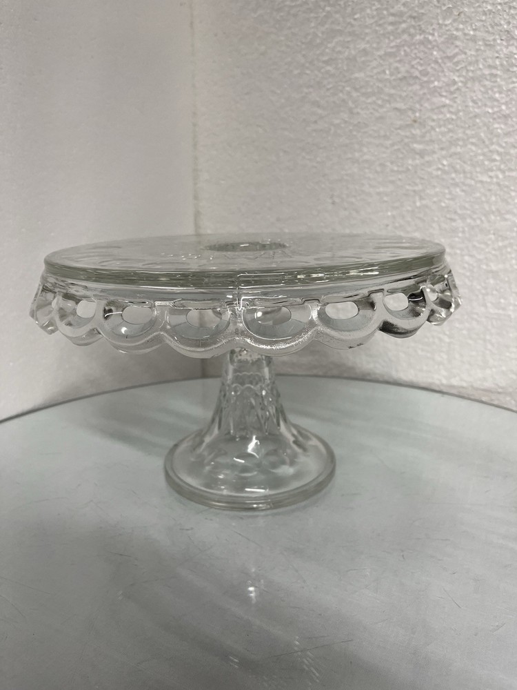 Clear Round Pedestal Cake Stand