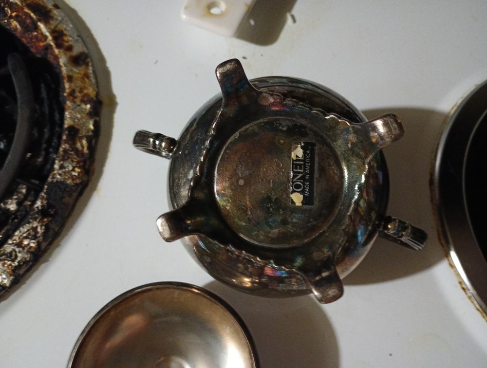 Oneida Silver Plated Sugar Bowl With Lid