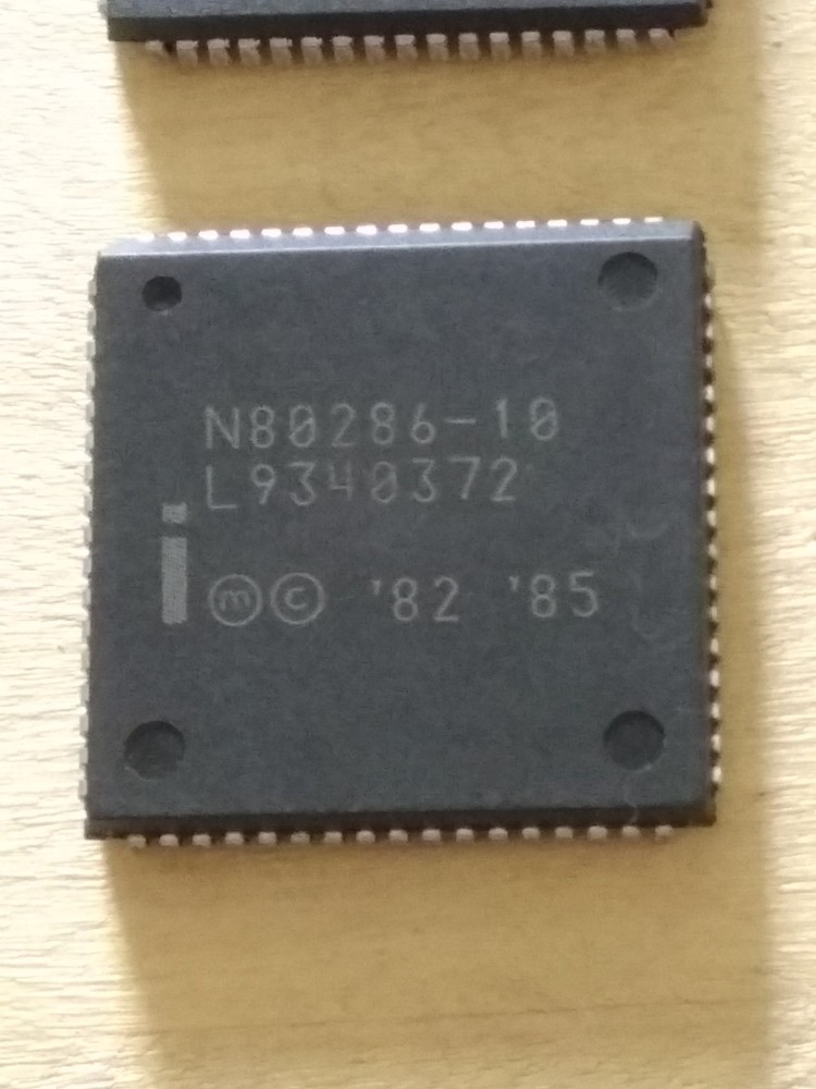 Vintage Intel 80286-10 CPU - Good Working Chip