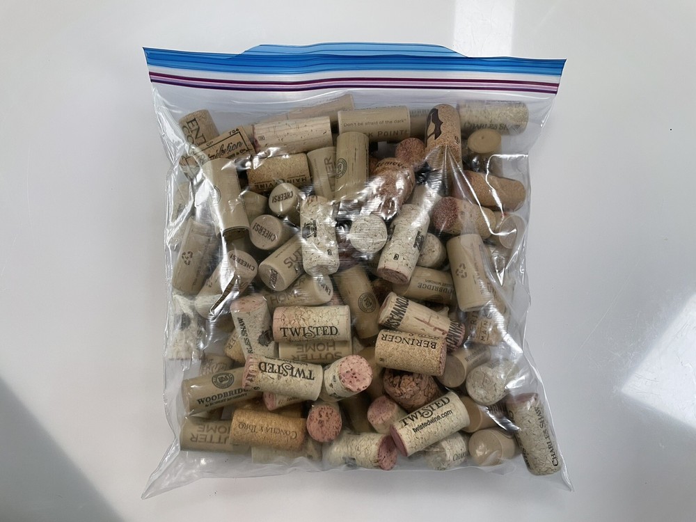 📢 MAKE OFFER ‼️ gnarly bag of wine corks