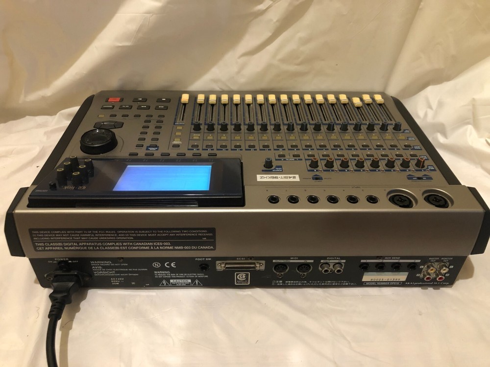 AKAI DPS16 Digital Multitrack 24bit/96kHz HDR Workstation Recorder
