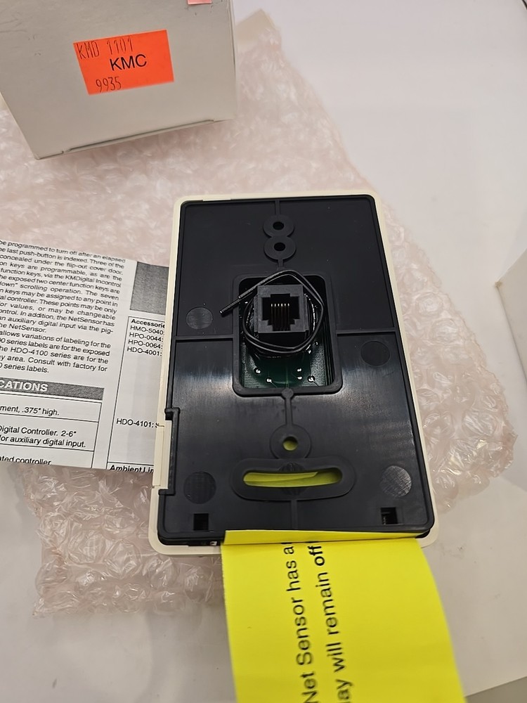 KMD-1101 Thermostat by KMC CONTROLS