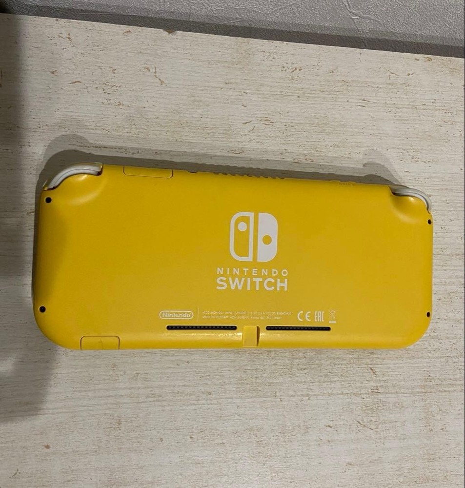 Switch LITE console box included no charger