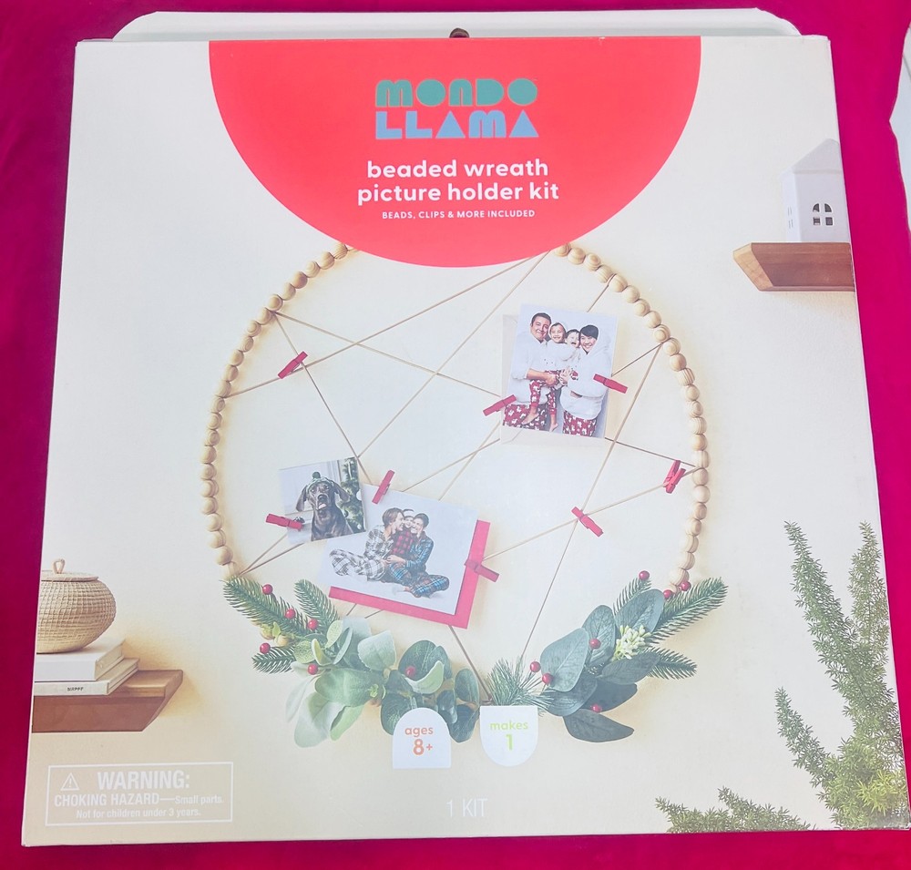 BEADED WREATH PICTURE HOLDER KIT
