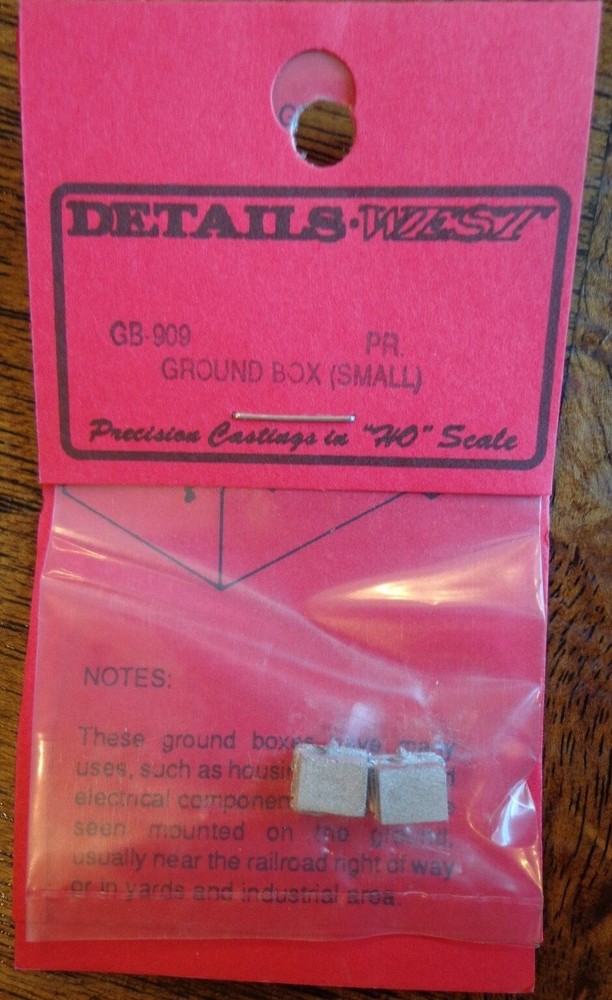 Details West 909 x HO Ground Box Small