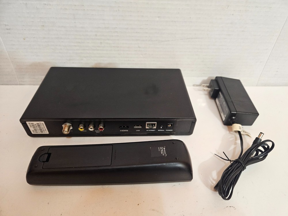 Shaw Direct HDDSR 800 Satellite Receiver With Remote and AC Adapter