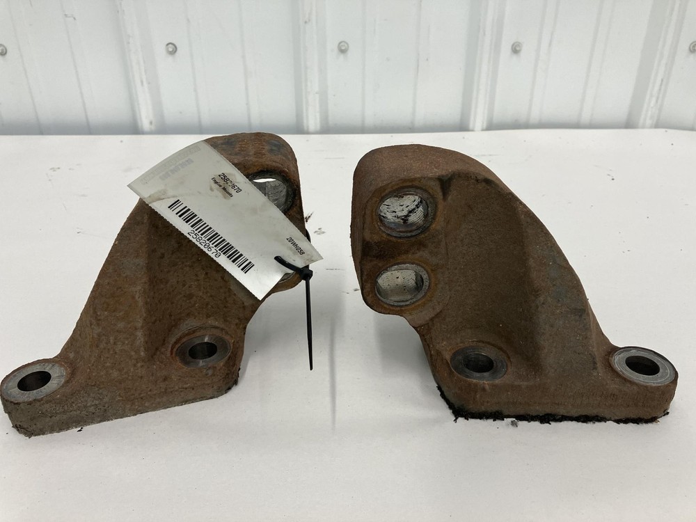 Detroit DD15 Engine Mount - Used