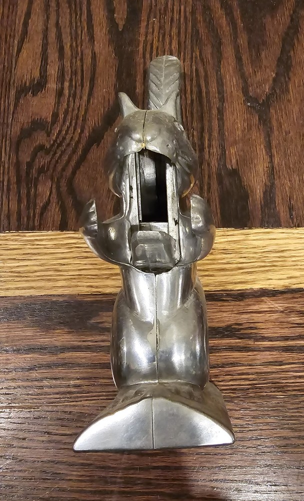 Metal Squirrel Nutcracker