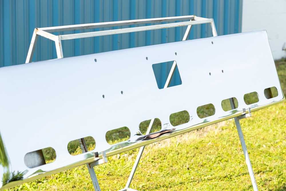 Peterbilt 357, 378, 379 Chrome Bumper - 18" Texas Square, Oval Light Cutout Row