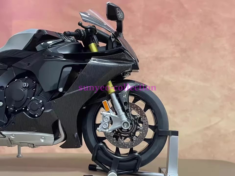 1/6 R1M Diecast Alloy Motorcycle Model - Key Start & Spray Function