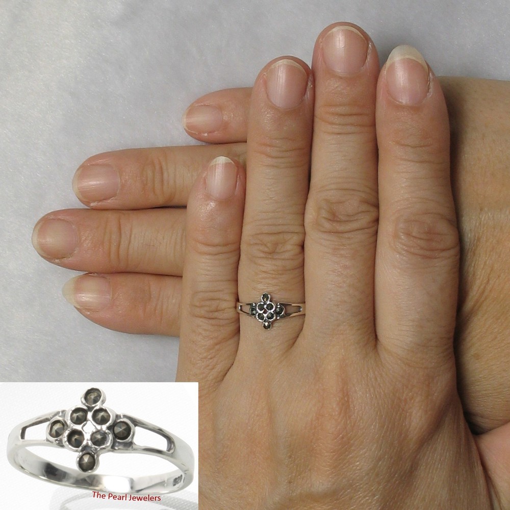 Star Design Sterling Silver Marcasite Ring